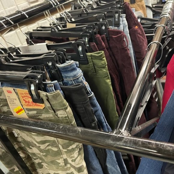 Brand new Great Resellers lot of 10 items Value Over $600 - Picture 4 of 7